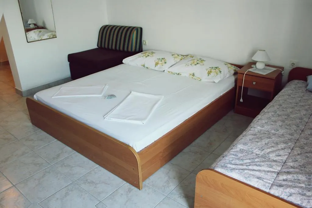 Panorama Apartments Povljana Croatia